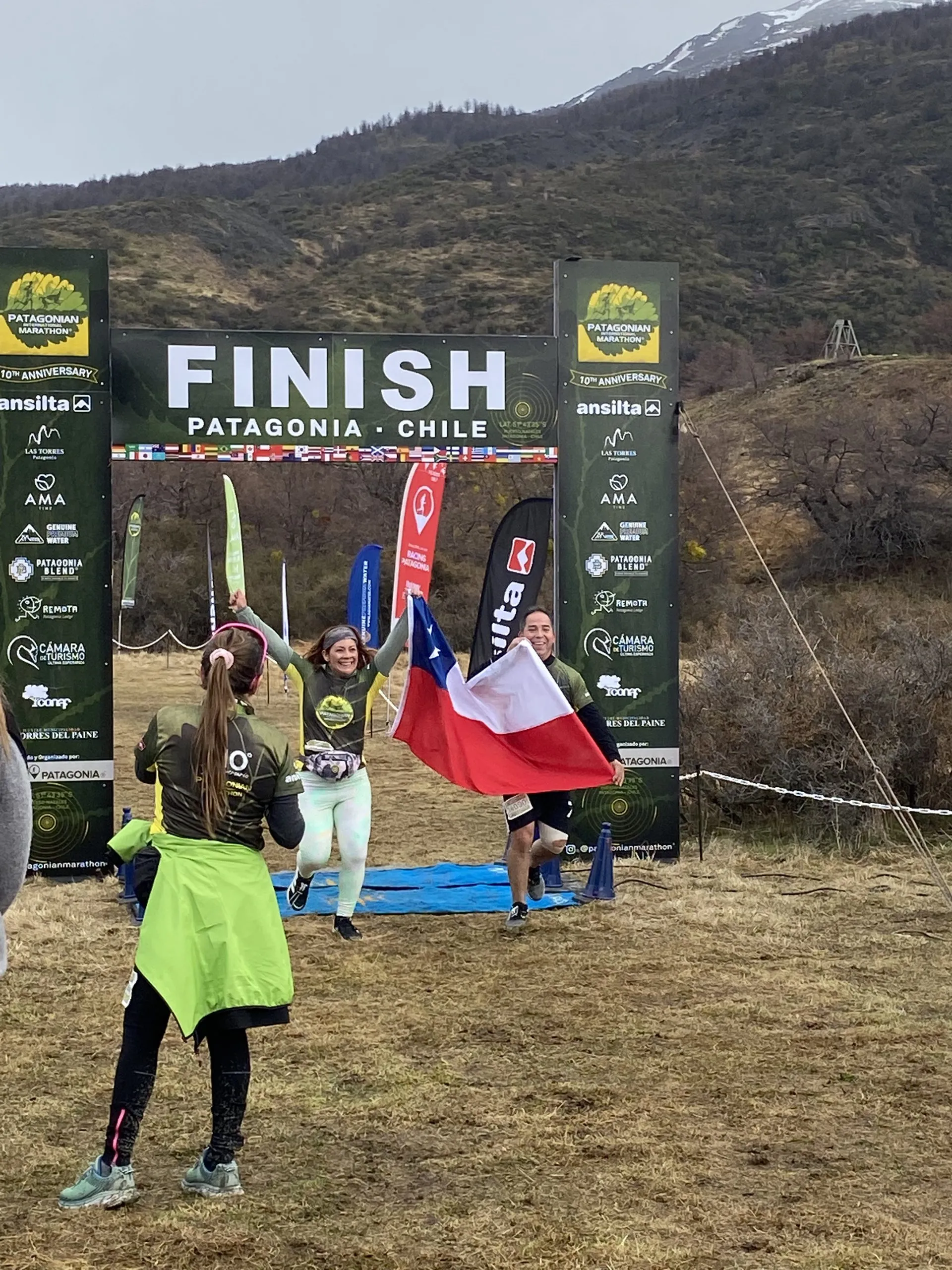 Meta de una carrera deportiva en la Patagonia chilena
