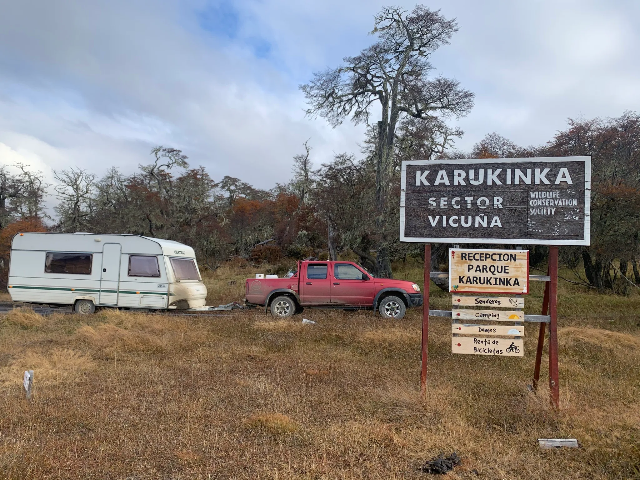 Señalética del Parque Karukinka, sector Vicuña, en Tierra del Fuego